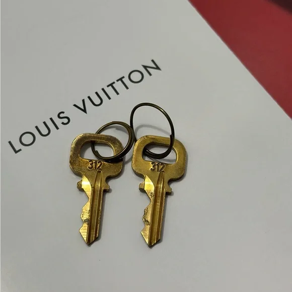 LV Key #312 - Picture 1 of 2